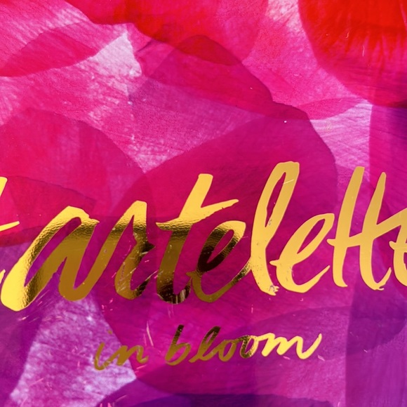 Tarte Tartelette™ In Bloom Clay Eyeshadow Palette. 12 shadows. Warm Hues - Picture 6 of 8